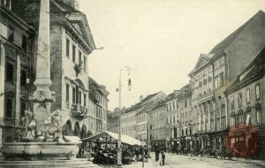 Ljubljana_Rotovž_Mestni_trg_Robbov_vodnjak_1916