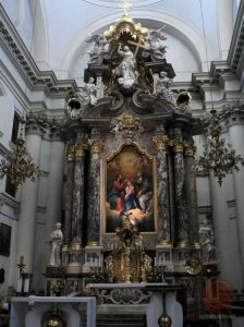 Glavni oltar Uršulinske cerkve Sv. trojstva v Ljubljani - Wikipedia