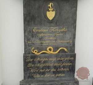 Nagrobnik Korytka s Prešernovimi verzi. Foto Wikipedia.