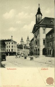 Ljubljana_Mestni_trg_stolnica_Rotovž_Robbov_vodnjak