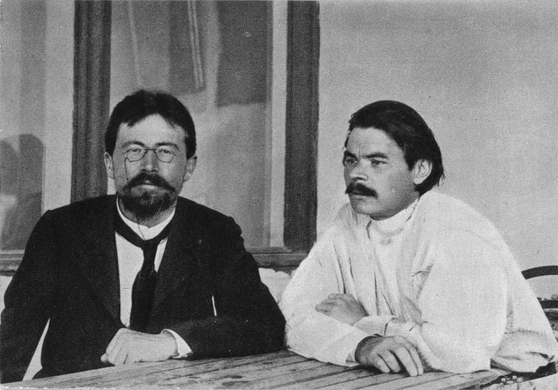 Gorki (levo) in Čehov (desno) na Jalti leta 1900 (FOTO: Wikipedia)