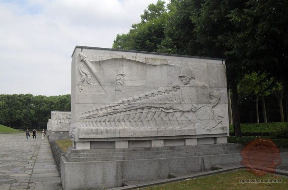 Grobnica sovjetskim vojakom, ki so padli v bitki za Berlin (Berlin Treptower park, FOTO Danijel Osmanagić)