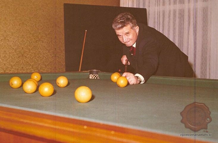Ceauşescu pri igri biljarda leta 1976, FOTO Wikipeida