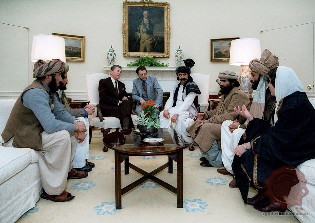 Ameriški predsednik Reagan z predstavniki Mudžahedinov. Foto: Wikipedia.